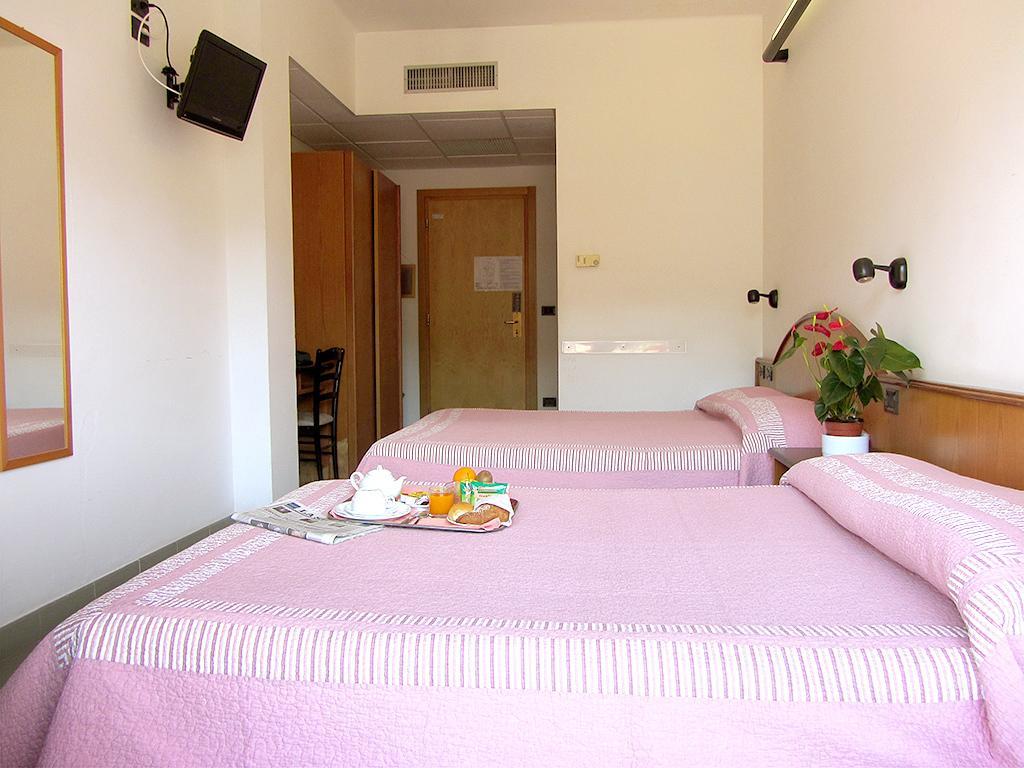 Hotel Adler Alassio Pokoj fotografie